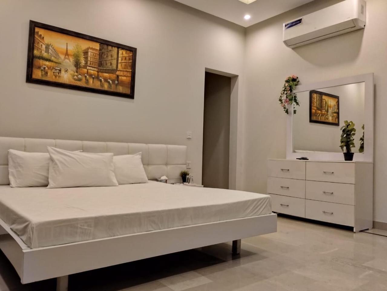 Itl Guesthouse Равалпинди Экстерьер фото